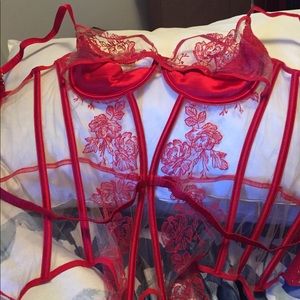 Corset red size 36 C , but good for 36 DD